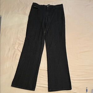 Simon Chang Woman’s Black Denim Jeans Size 8